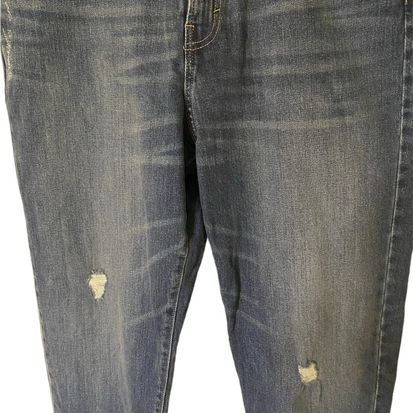 Lucky Brand-NWT “Drew” hi-rise mom jean size 14/32. Just enough distressing! NWT - Picture 10 of 11